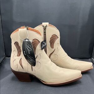 Dan Post Cream and Brown Leather Heeled Boots